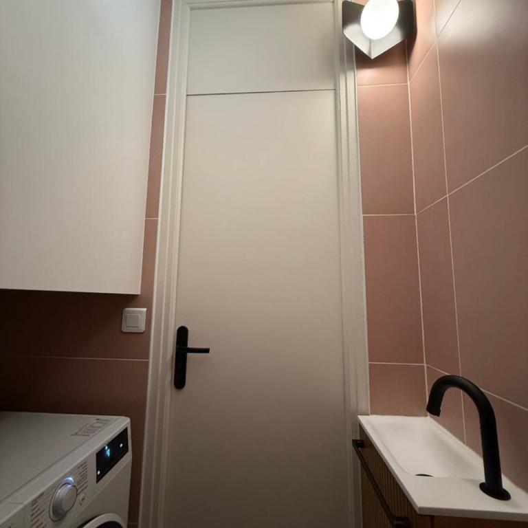 Appt Rénové Palavas - 4 Personnes - Vue Mer - Parking - Rive Droite - Appartement 1 Chambre - 10