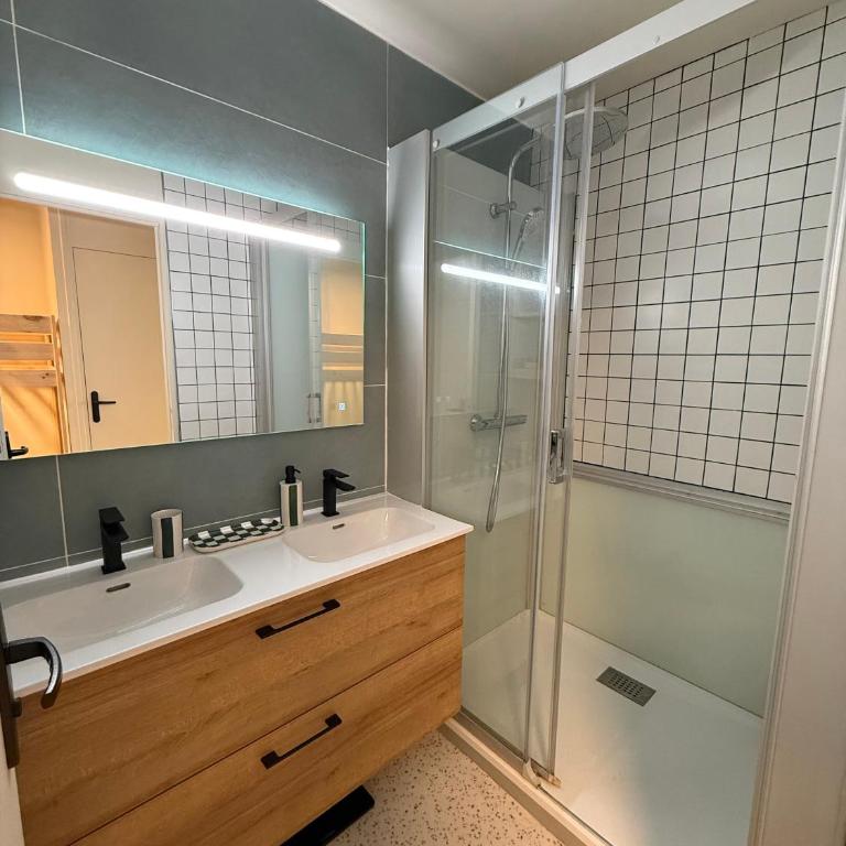 Appt Rénové Palavas - 4 Personnes - Vue Mer - Parking - Rive Droite - Appartement 1 Chambre - 8