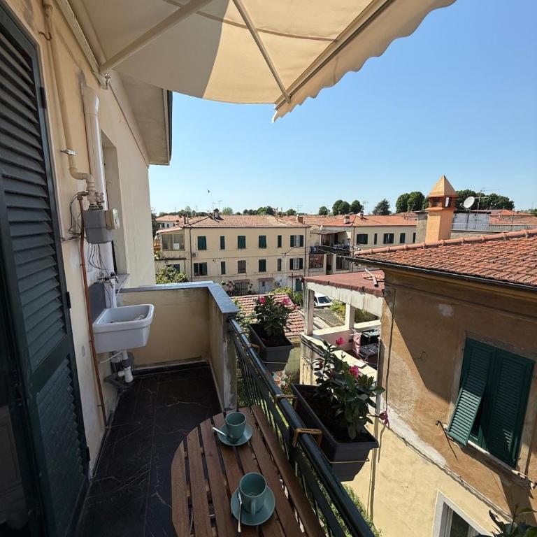Lorenzo s House Nearby Leaning Tower Free Parking - Appartamento con 3 Camere da Letto e con Balcone - 20