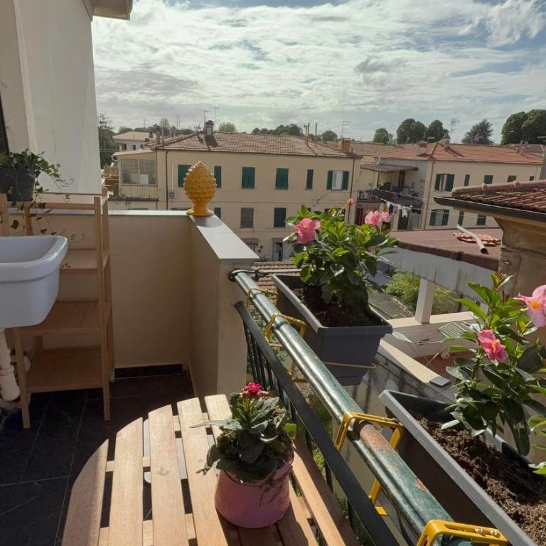 Lorenzo s House Nearby Leaning Tower Free Parking - Appartamento con 3 Camere da Letto e con Balcone - 19