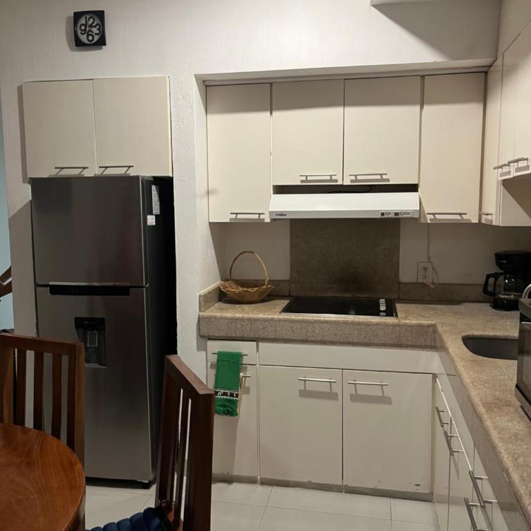 Beachfront 1 bedroom ocean view - Two-Bedroom Apartment - 6