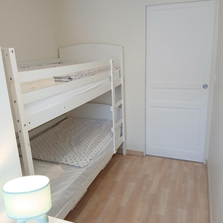 ''Palais du Lac'', SMEG VERT d'eau - Two-Bedroom Apartment - 25