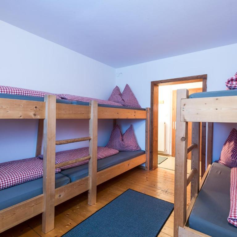 Berggasthof Biberg - Familienzimmer mit Gemeinschaftsbad - 2