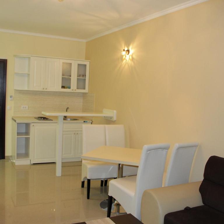 Apartments Amira - Apartment - 4
