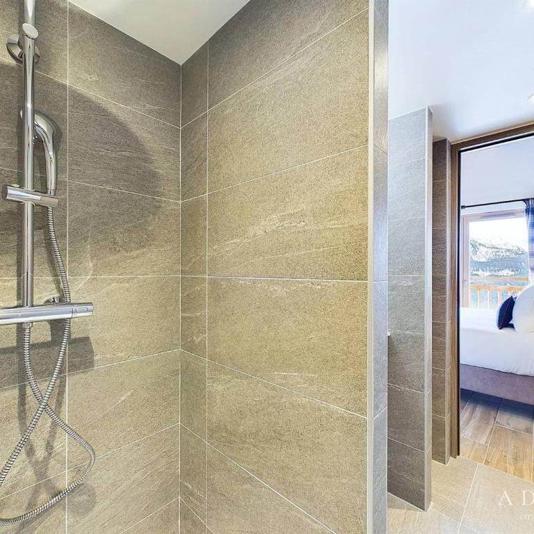Appartement de luxe 8 pers. avec cheminée, parking, proche pistes et commerces - FR-1-398-683 - Apartment - 12