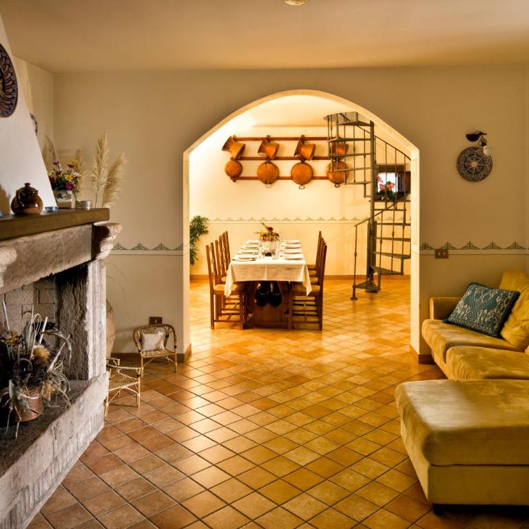 Villa Rosy - Three-Bedroom Apartment - 11