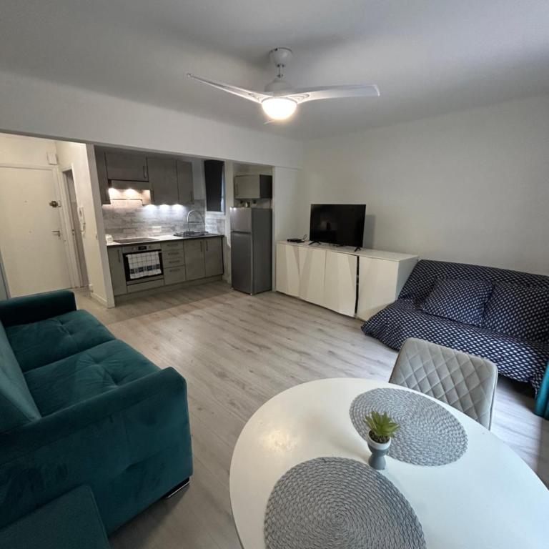 Grand Studio 4 couchages Gare routière et train station Plages et Casino à pied Nespresso Netflix fast Wifi - Appartement 1 Chambre - 5