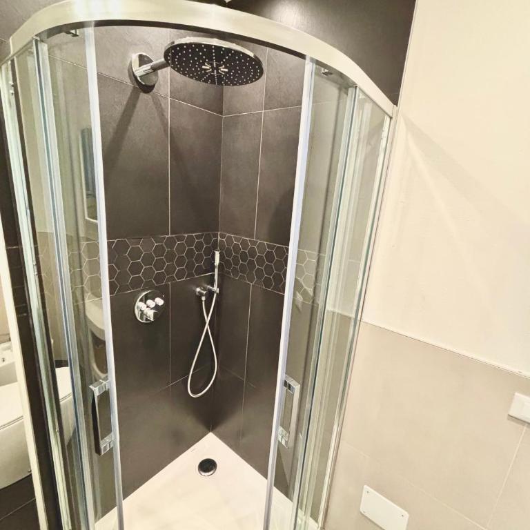 FabFour - Piazza Fontana - Appartamento con 2 Camere da Letto - 13
