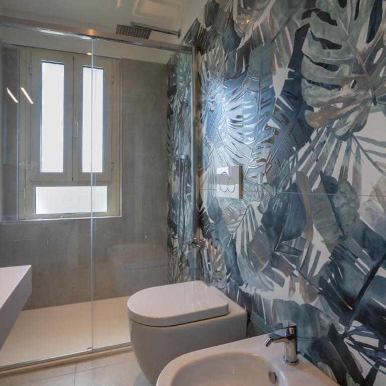 Hotel Laurin - Comfort Room with Lateral Sea View - 7