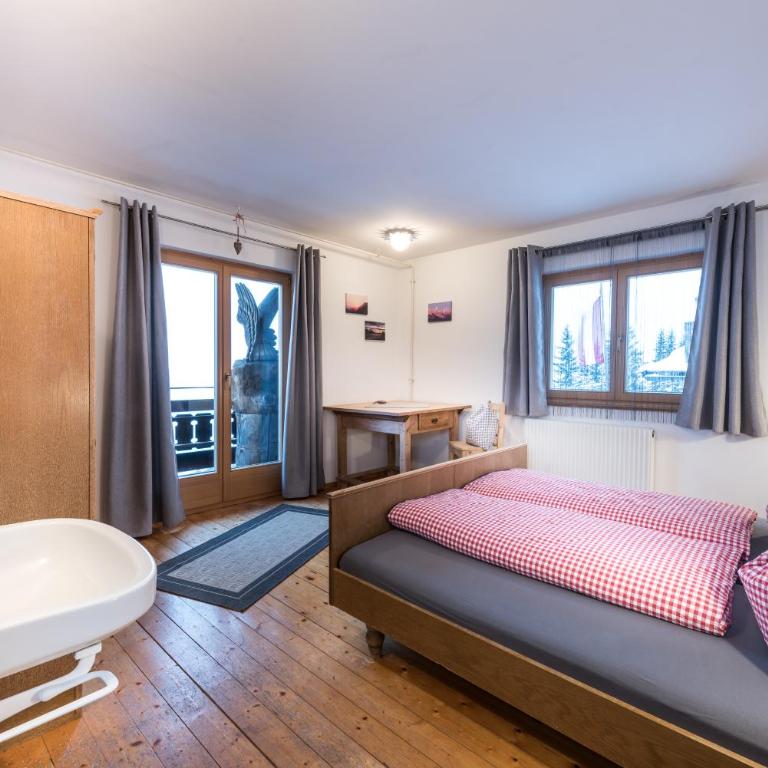 Berggasthof Biberg - Doppelzimmer mit Gemeinschaftsbad - 1