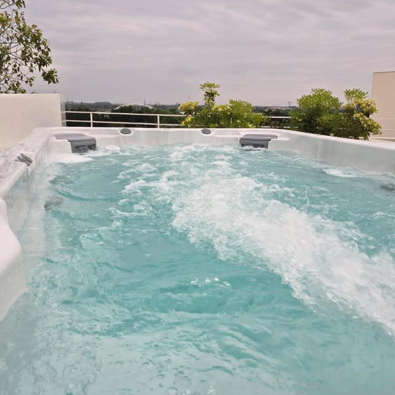 Skyline Rooftop Swim Spa - Luxuriöse Ferienwohnung mit 4 Schlafzimmern - 5
