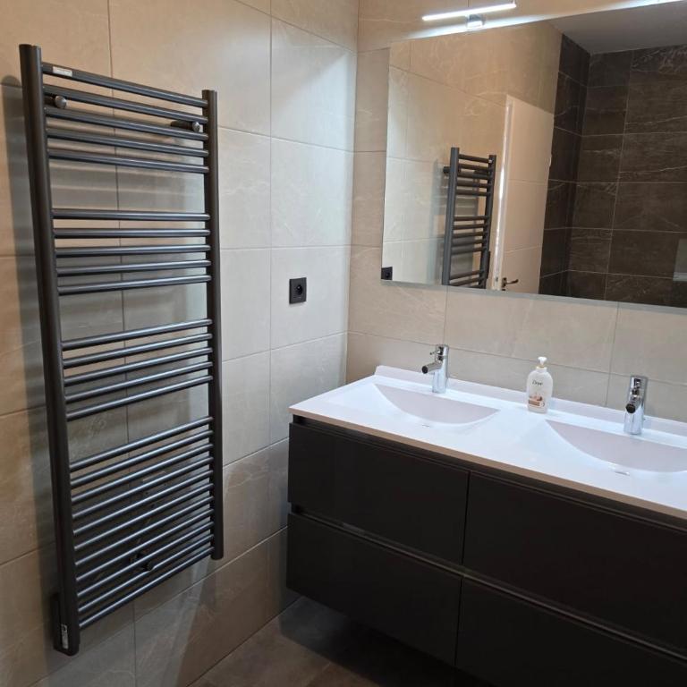 Skyline Rooftop Swim Spa - Luxuriöse Ferienwohnung mit 4 Schlafzimmern - 37