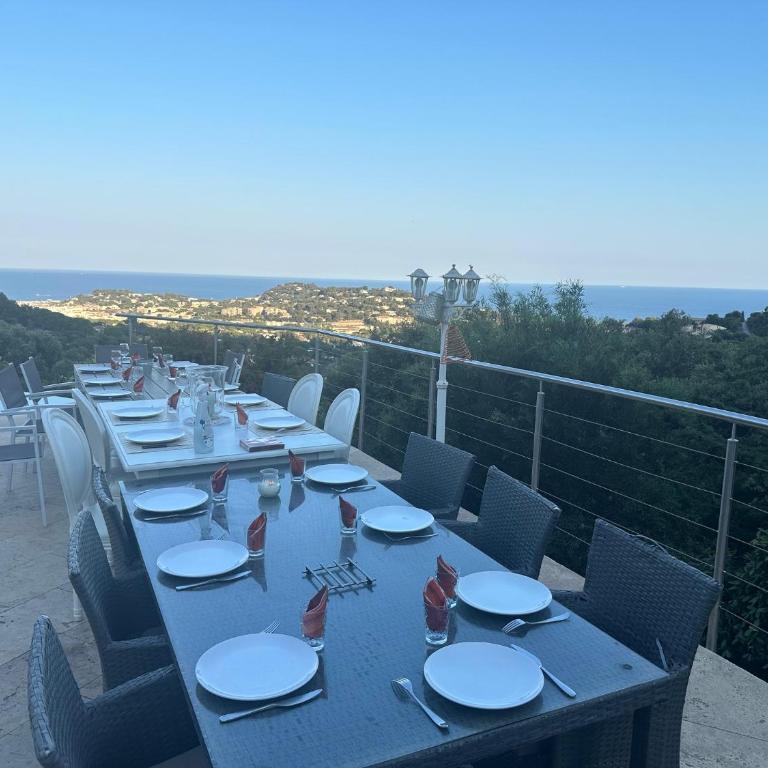new! Villa privée avec piscine individuelle et vue mer panoramique, au calme, proche plages et Saint-Tropez - Maison 3 Chambres - 44