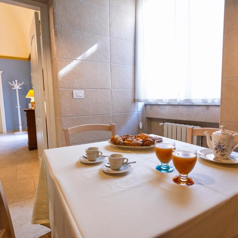 Old House - Historic Beauty Central Home, Otranto - Two-Bedroom Apartment - 2