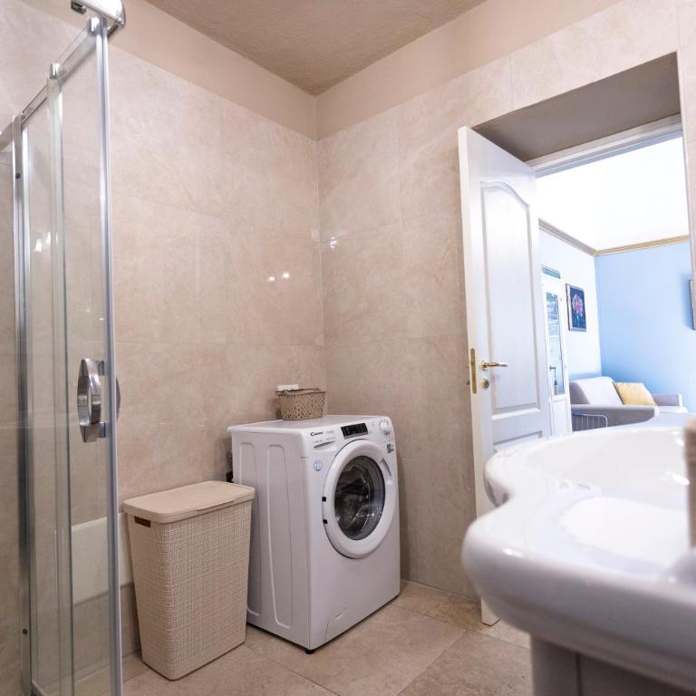 Old House - Historic Beauty Central Home, Otranto - Two-Bedroom Apartment - 3
