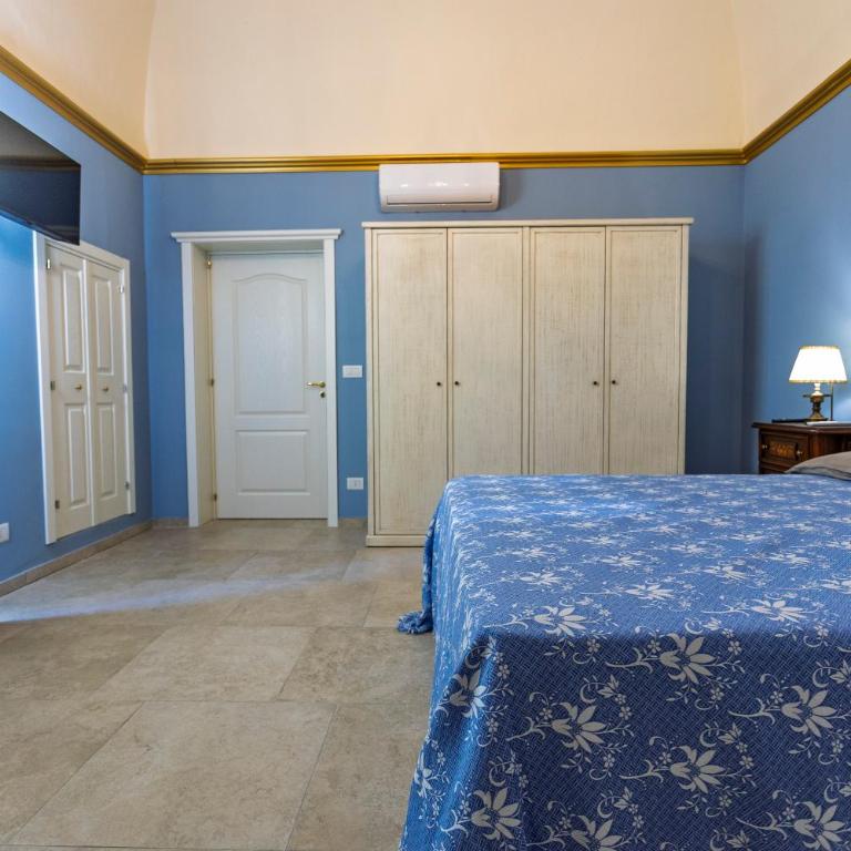 Old House - Historic Beauty Central Home, Otranto - Two-Bedroom Apartment - 13