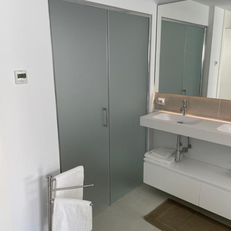 Higueron5821 - Three-Bedroom Apartment - 20