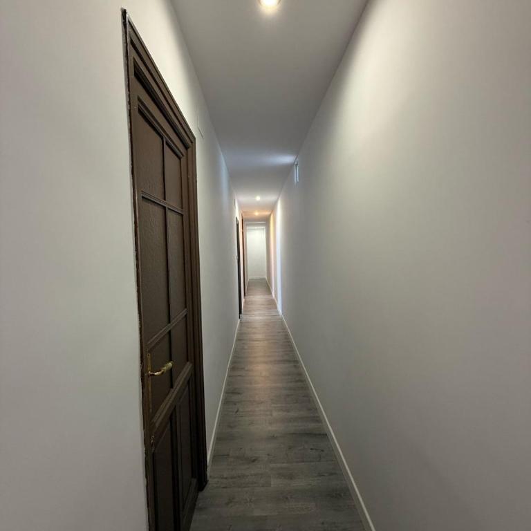 Amplio piso para 17 en pleno centro de Madrid - Apartamento - 3