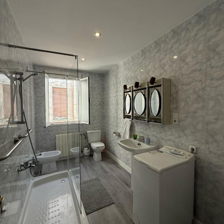Amplio piso para 17 en pleno centro de Madrid - Apartamento - 8