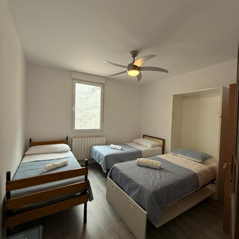 Amplio piso para 17 en pleno centro de Madrid - Apartamento - 32