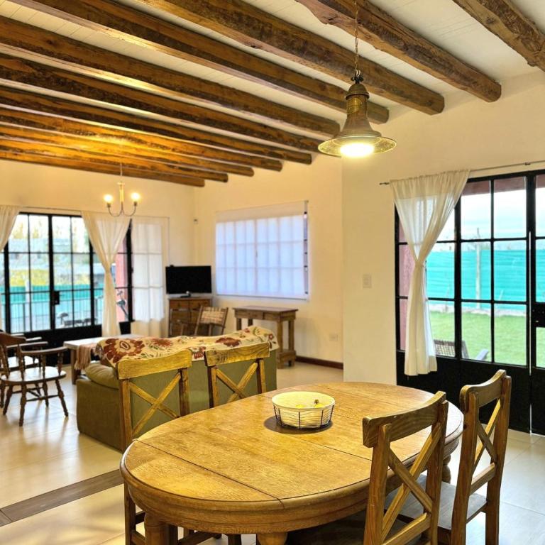 Un hogar al pie de la montaña - Casa Unifamiliar de 3 dormitorios - 2