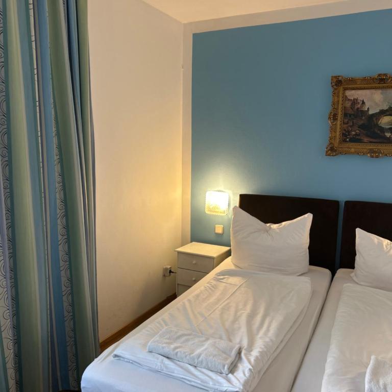 Hotel Pension Haydn - Chambre Triple avec Toilettes Communes - 6
