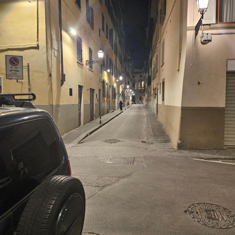 Apartment Very Central 100m from train station&Duomo - Appartamento con 2 Camere da Letto - 2