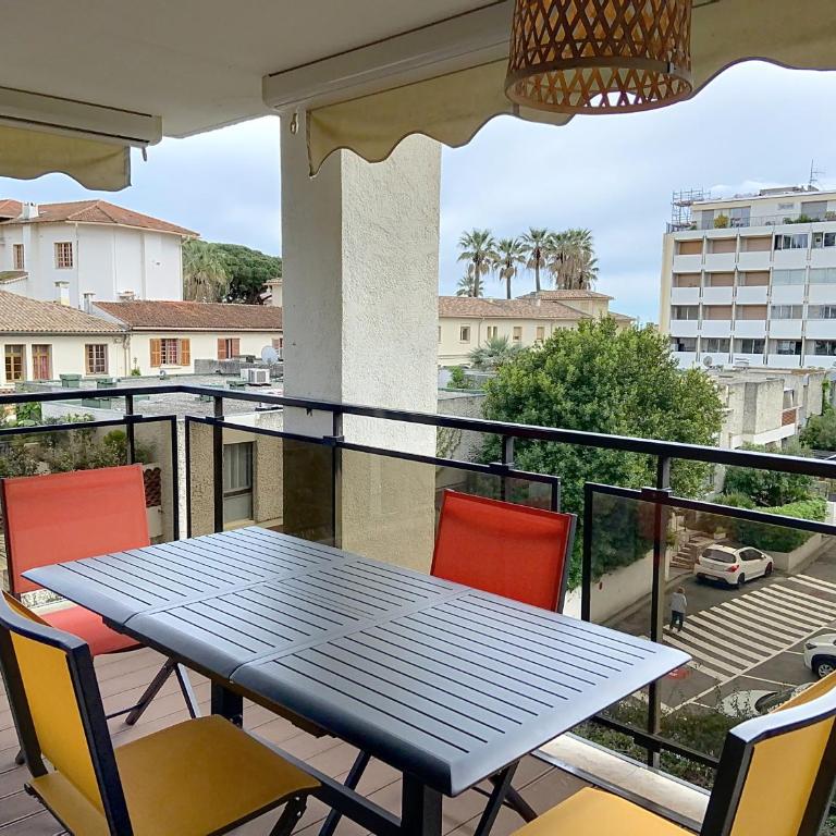 Home Riviera - One-Bedroom Apartment Near Beach - Appartement avec Vue et Balcon - 3