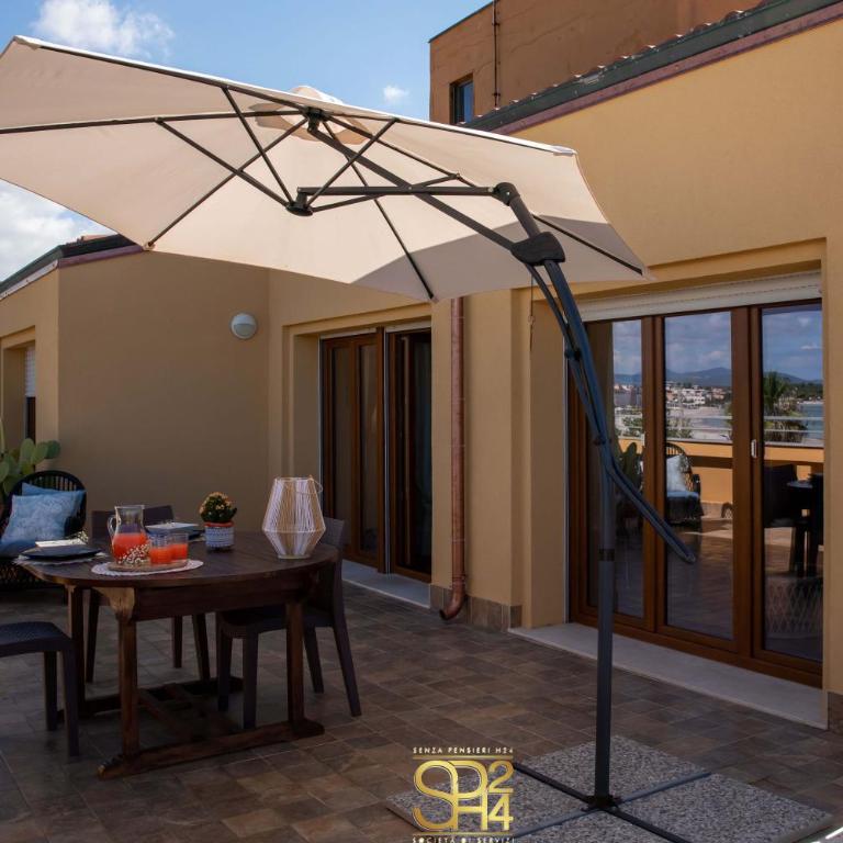 Panoramic penthouse on the Gulf of Alghero - Two-Bedroom Apartment with Sea View - 36