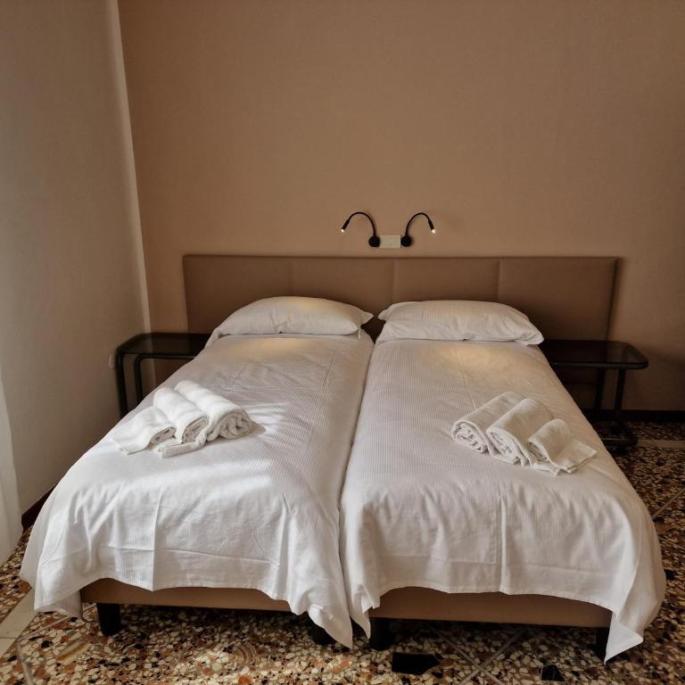 Albergo D'Ambros - Casa Belfiore Group - Camera Matrimoniale/Doppia con Letti Singoli - 28