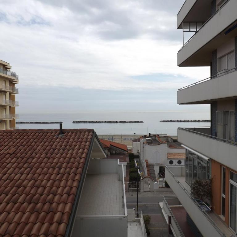 Hotel Edward - Camera Tripla con Vista Mare - 2