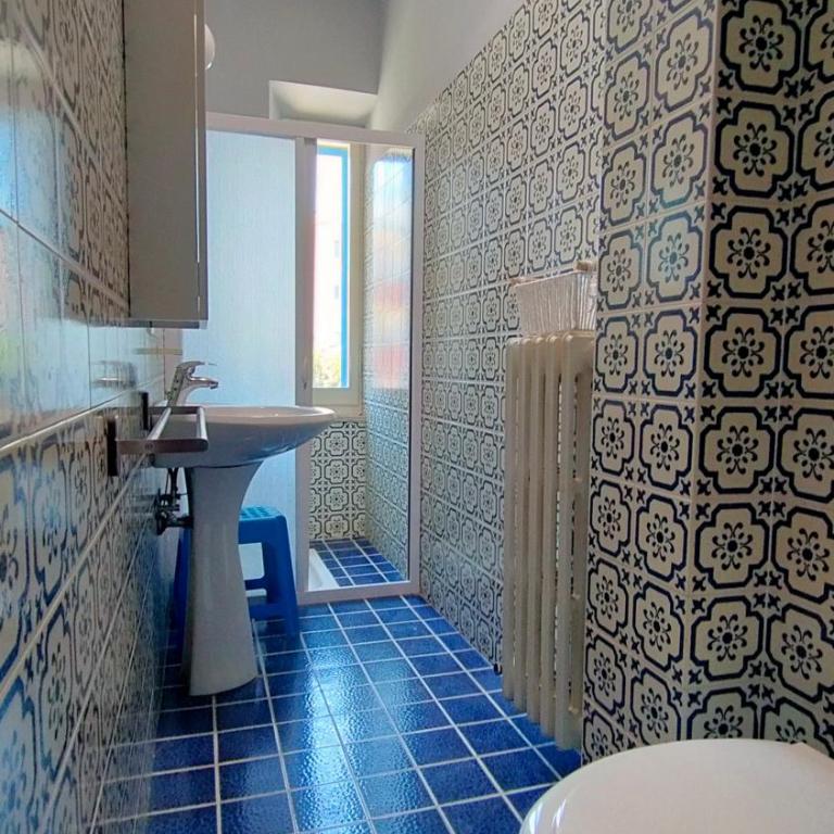 Bilocale con due bagni cod 496 FRONTEMARE CON SPIAGGIA INCLUSA - Appartamento con 1 Camera da Letto - 17
