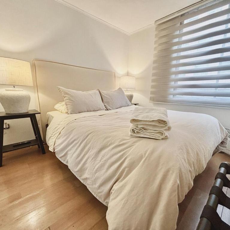 Steps to Costanera Center & Metro - Apartamento de 2 dormitorios - 3