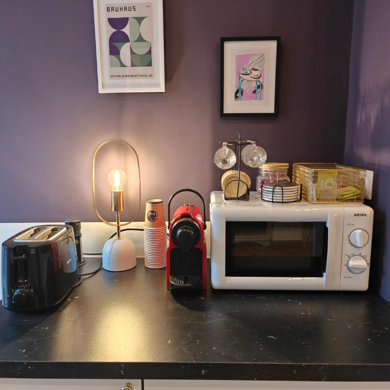 Spacious NEW Apt near Promenade up to 6 with AC - Appartement 2 Chambres - 7