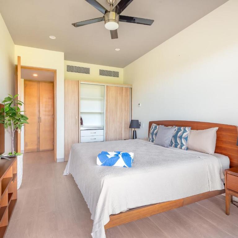 Luxury 2BD 2BA Ocean view 200m from beach - Apartment - 19