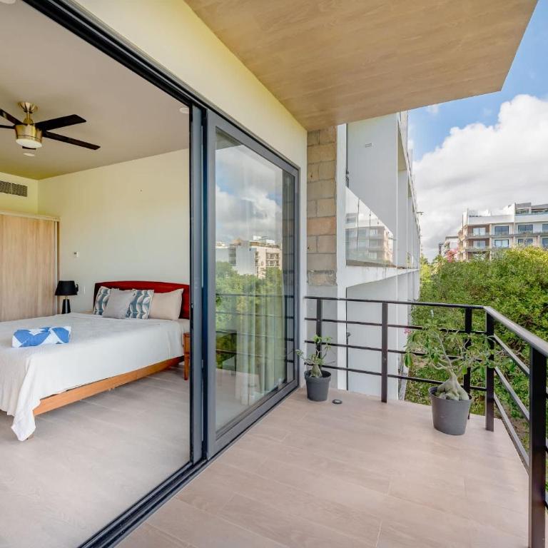Luxury 2BD 2BA Ocean view 200m from beach - Apartment - 26