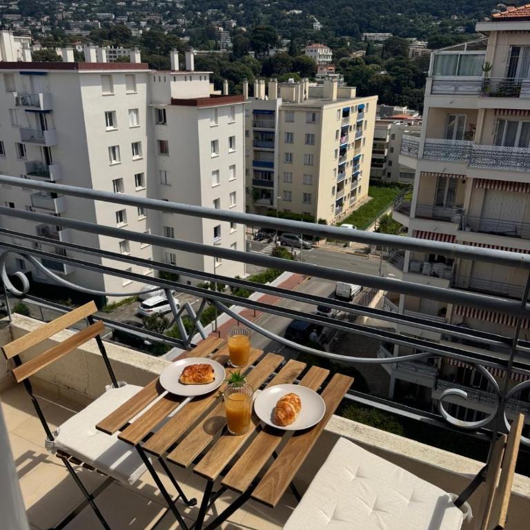 Charmant T2 rénové avec grande terrasse - Apartment - 44