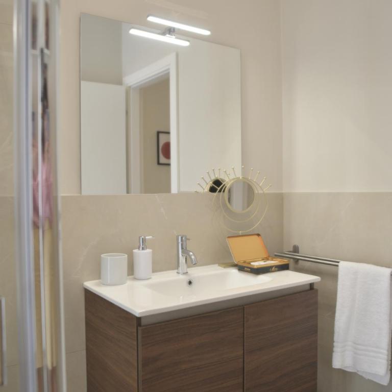 Stef Stef House - One-Bedroom Deluxe Apartment - 4