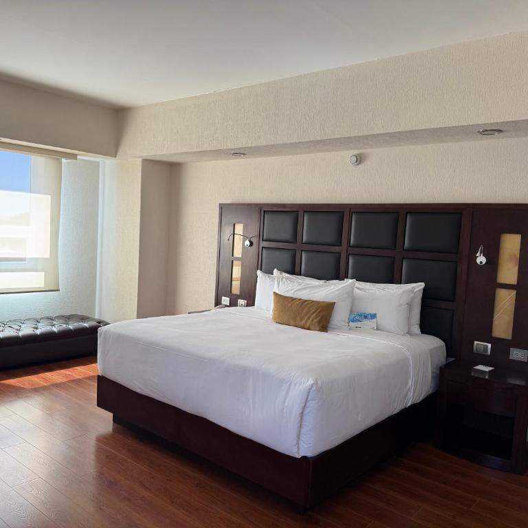 Comfort Inn Puebla Centro Hist rico - Suite Superior con cama extragrande - No fumadores - 6