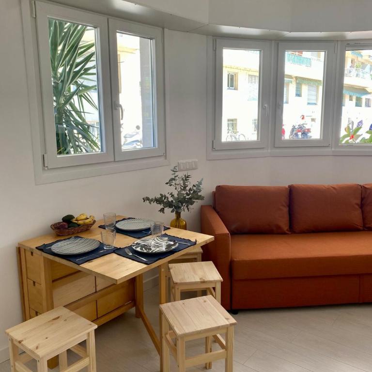 Appartement rénové - Chambre double - Parking - Climatisation - 10 min de la plage - Appartement 1 Chambre - 11