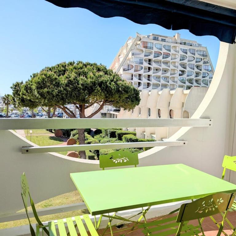 Centre ville, studio vue port, avec parking privé - Apartment mit 2 Schlafzimmern - 12
