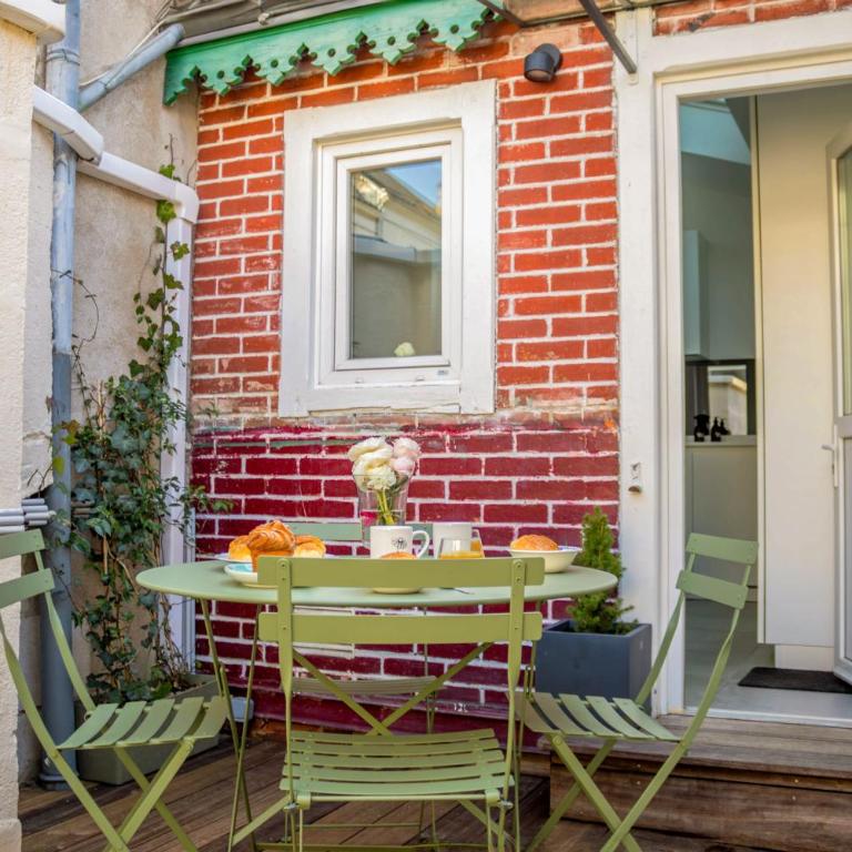 Le Patio des Arts - By PrestiPlace - Villa - 22