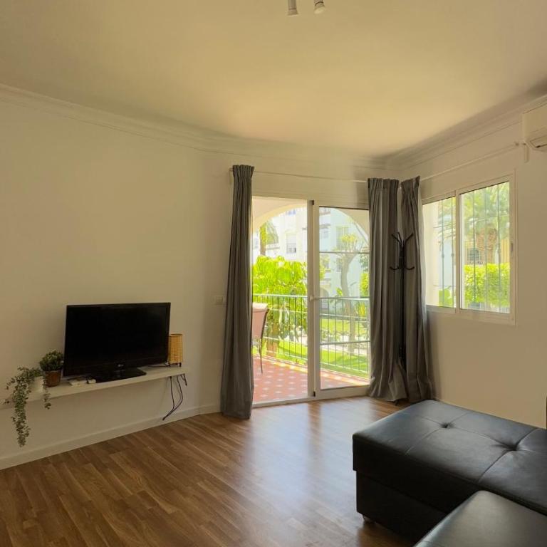 Benalmádena coastal apartment - Two-Bedroom Apartment - 11