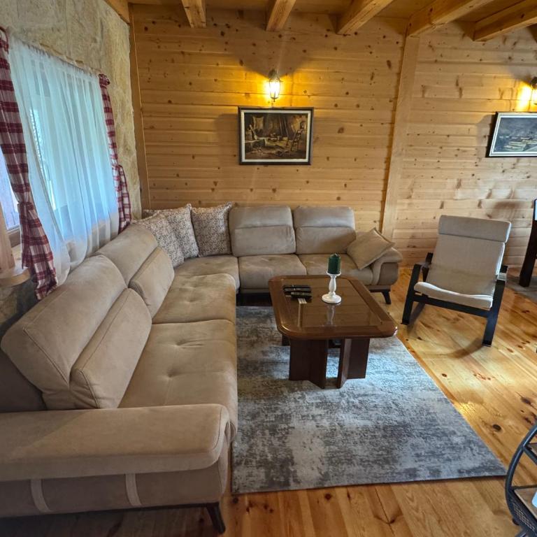 Vacation Home Andjelic - Three-Bedroom House - 10