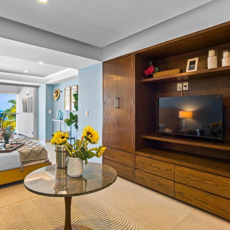 Gorgeous 1BR Condo with Pools & Sea Views - Apartamento - 4