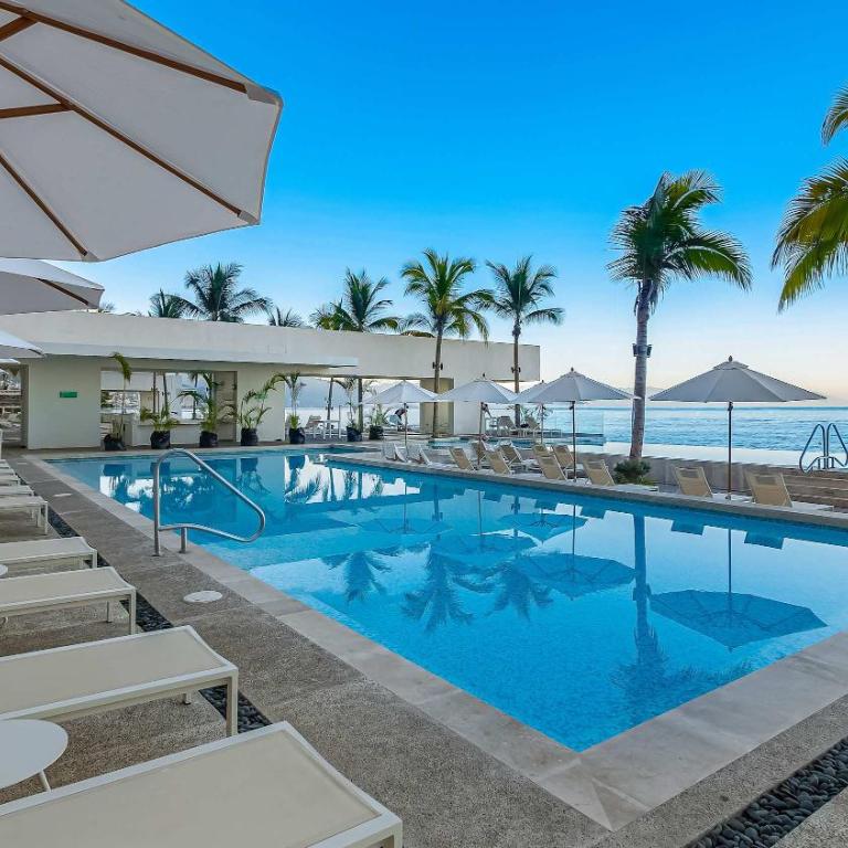 Gorgeous 1BR Condo with Pools & Sea Views - Apartamento - 35
