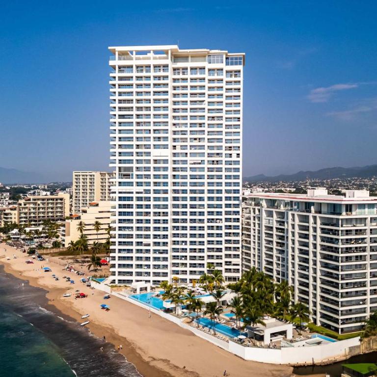 Gorgeous 1BR Condo with Pools & Sea Views - Apartamento - 48