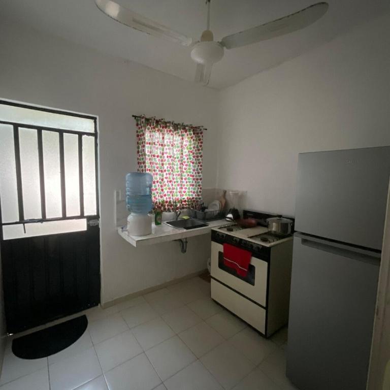 Cómoda y amplia casa 2 recamaras Itzimna - Two-Bedroom House - 5