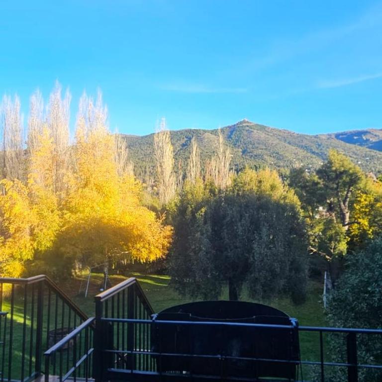 Futa Hue, Chalet Exclusivo Para 10 Pool Parrilla Jardín Y Espectacular Vista Al Cerro Otto - Casa de 4 dormitorios - 13