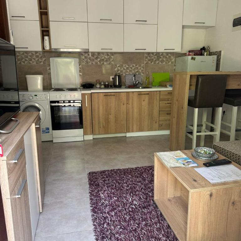 Midpoint - One-Bedroom Apartment - 7